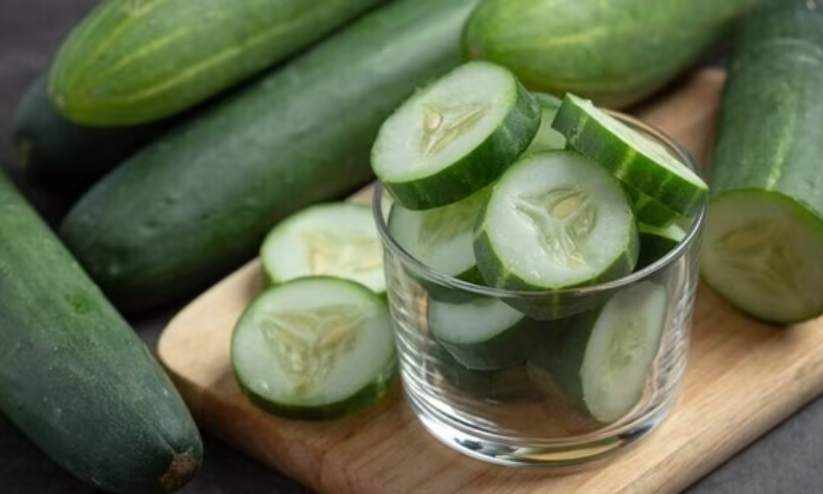 How Cucumber Can Refresh Your Diet with These Low-Calorie Benefits